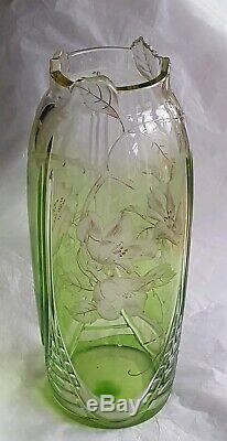 Vase Art Nouveau Cristal De Boheme Vert Fleurs Gravees Et Dorees Ca 1900 H 25,5