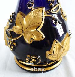 Vase Art Nouveau cristal de Baccarat bleu cobalt