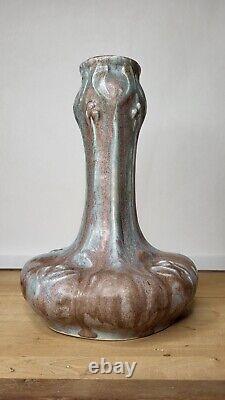 Vase Art Nouveau en Porcelaine de Sèvres / Art Nouveau Vase in Sèvres Porcelain