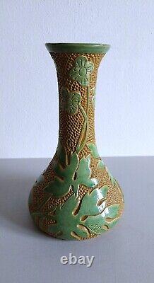 Vase Art Nouveau poterie de Savoie signé daté Chambéry 1905