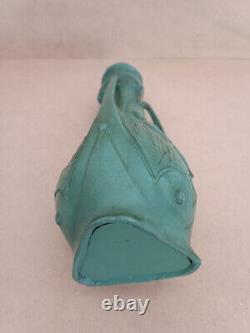 Vase Art Nouveau signé Jean Garnier (1853-1910) en régule patiné vert à 3 faces