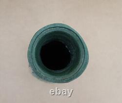 Vase Art Nouveau signé Jean Garnier (1853-1910) en régule patiné vert à 3 faces