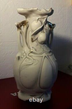 Vase Art Nouveau signé ROYAL DUX porcelaine Bohemia début XXeme siècle