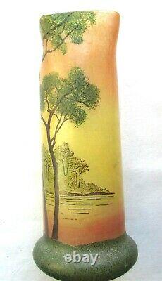 Vase Art Nouveau, verre émaillé Legras Paysage aux grands arbres