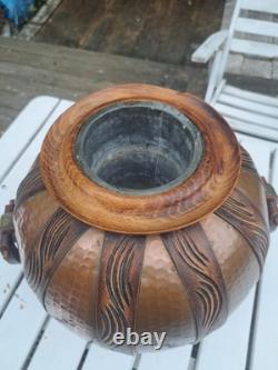 Vase Boule D'après Gustave Serrurier-Bovy En Cuivre Martelé-Bois Art Nouveau