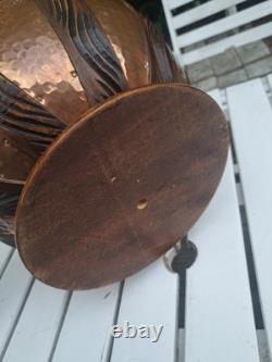 Vase Boule D'après Gustave Serrurier-Bovy En Cuivre Martelé-Bois Art Nouveau