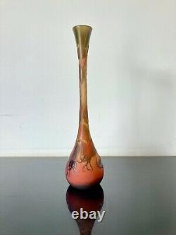 Vase D'Argental verre multicouche dégagé acide. Art nouveau Pate de verre. Galle