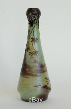 Vase De Vez, cristalleries de Pantin, signé