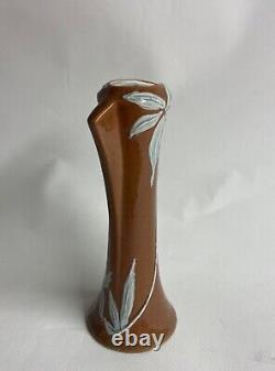 Vase Distel Art Nouveau, De Distel Plateelbakkerij. Dutch Potery