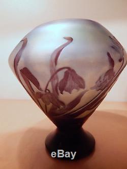 Vase EMILE GALLE Nancy patte verre décor floral dégagé acide art nouveau