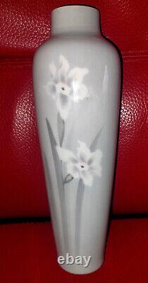 Vase En Porcelaine Allemande Art Nouveau Gebruder Heubach