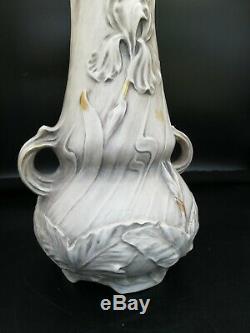 Vase En Royal Dux. Art Nouveau
