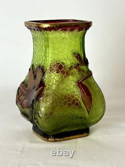 Vase En Verre Baccarat À Décors De Lys Époque Art Nouveau Jugendstil Nancy