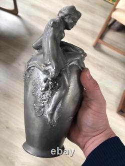 Vase Etain Femme style Art nouveau signé Rigual