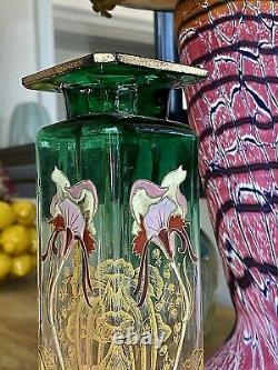 Vase LEGRAS. Rare forme quadrangulaire décor floral IRIS émaillés. ART NOUVEAU