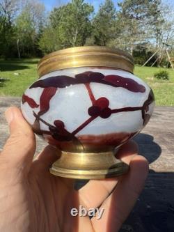 Vase Pate de Verre Nancy Delatte Fleurs Rouge Fond Blanc Vers 1900 Art Nouveau