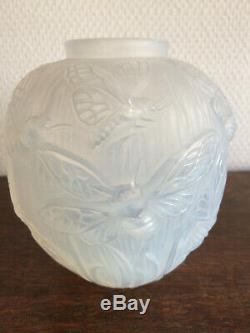Vase VERLYS art déco art nouveau en verre opalescent