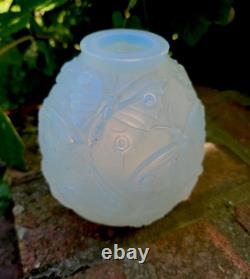 Vase VERLYS papillon verre opalescent Art Déco Nouveau Sabino Lalique Daum XXE