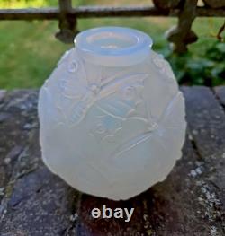 Vase VERLYS papillon verre opalescent Art Déco Nouveau Sabino Lalique Daum XXE