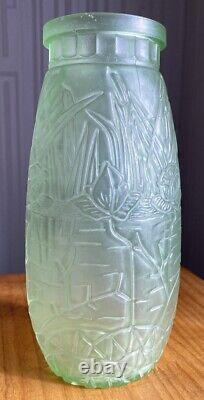 Vase ancien art nouveau en verre dépoli ouraline uraline vaseline glass