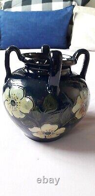 Vase ancien art-nouveau très original avec un décor floral