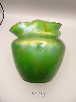 Vase ancien vert irisé. Art nouveau LOETZ Papillon