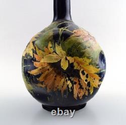Vase art nouveau Rörstrand à col étroit en faïence. Early 20c