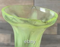 Vase art nouveau ouraline circa 1900 Vaseline glass James Powell Benson art