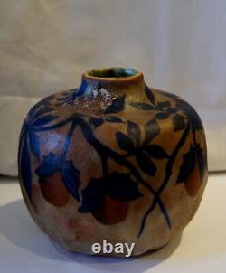 Vase art nouveau signé DAGE décor de feuilles et fruits de maroniers #5151#