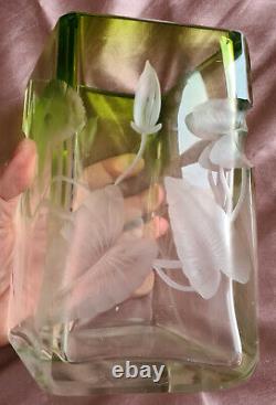 Vase art nouveau vers 1900 Cristal de bohême gravé à la roue fleurs de volubilis