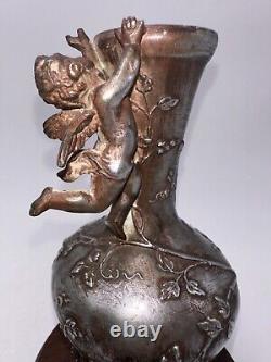 Vase au Putto époque Art Nouveau