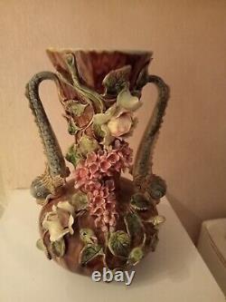 Vase barbotine Art nouveau poignées dragons, numéroté H 30 cm L 22 cm
