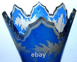 Vase bleu Art Nouveau, cristal de Bohême dégagé à l'acide Tyrolien et son chien