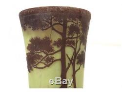 Vase cornet pâte de verre Daum Nancy paysage étang arbres Art Nouveau XIXè