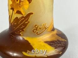 Vase de forme oignon''à décor de Fleurs de Pensées'' signé Gallé, début du XXèm