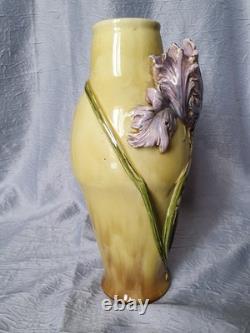 Vase en barbotine art nouveau