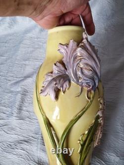 Vase en barbotine art nouveau