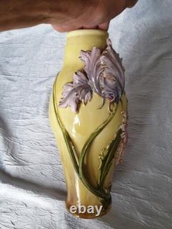 Vase en barbotine art nouveau
