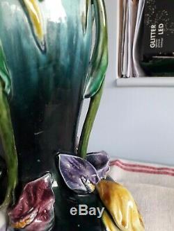 Vase en barbotine art nouveau hauteur 32 cm en bon état