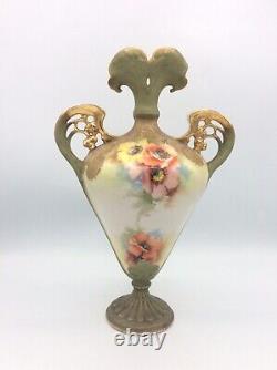 Vase en céramique à décor floral peint et doré signé Amphora Bohemia Art Nouveau