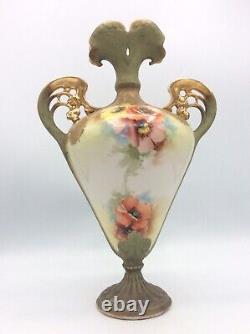 Vase en céramique à décor floral peint et doré signé Amphora Bohemia Art Nouveau
