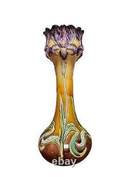 Vase en céramique, barbotine circa fin XIXème début XXème siècle Art nouveau