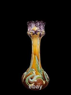 Vase en céramique, barbotine circa fin XIXème début XXème siècle Art nouveau