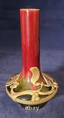 Vase en céramique monture laiton Art Nouveau Gui. 1900