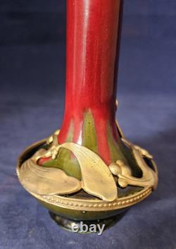 Vase en céramique monture laiton Art Nouveau Gui. 1900