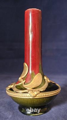 Vase en céramique monture laiton Art Nouveau Gui. 1900