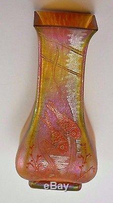 Vase en verre irisée a decor de carpes loetz kralik art nouveau (daum baccarat)