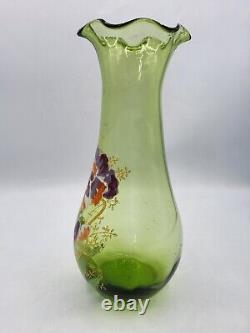 Vase en verre soufflé émaillé à décor floral de Legras Montjoye Art Nouveau