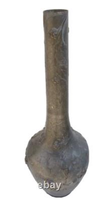 Vase etain decor houx d'époque Art Nouveau signé Seigneurie