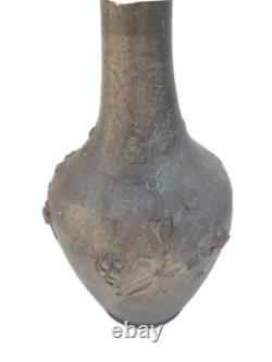 Vase etain decor houx d'époque Art Nouveau signé Seigneurie